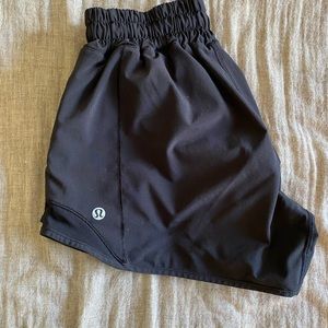 Lululemon Hotty Hot Low-Rise Lined Short 4”
